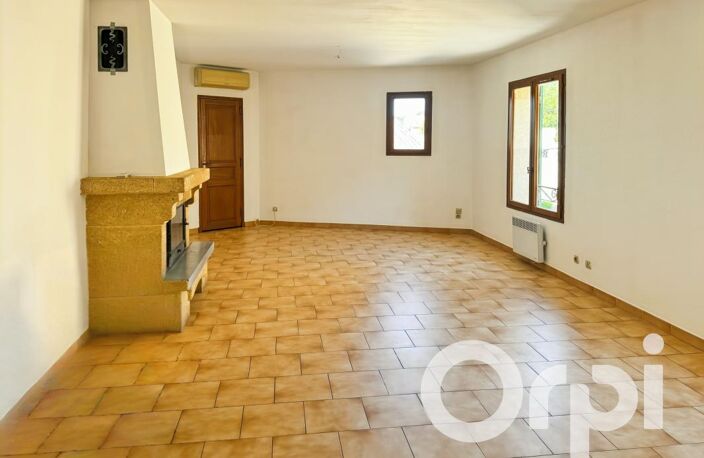 maison de ville 3 chambres avec garage à Montfrin — photo 2