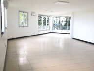 Plateau de Bureaux climatisé de 67 m2 - Saint-Benoît — photo 3