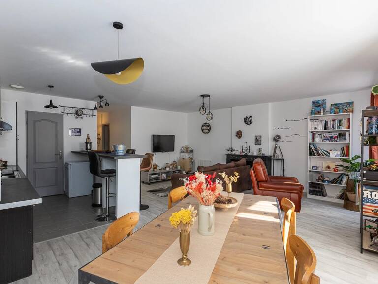 Appartement T2 rénové – centre du Pont-de-Beauvoisin – 129 000 € — photo 1