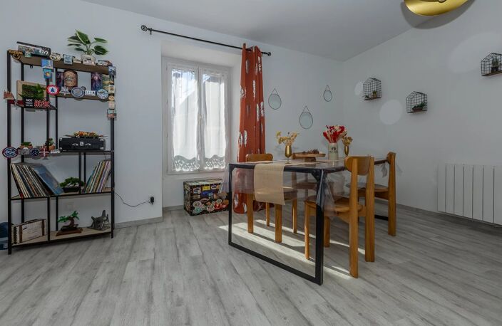 Appartement T2 rénové – centre du Pont-de-Beauvoisin – 129 000 € — photo 3