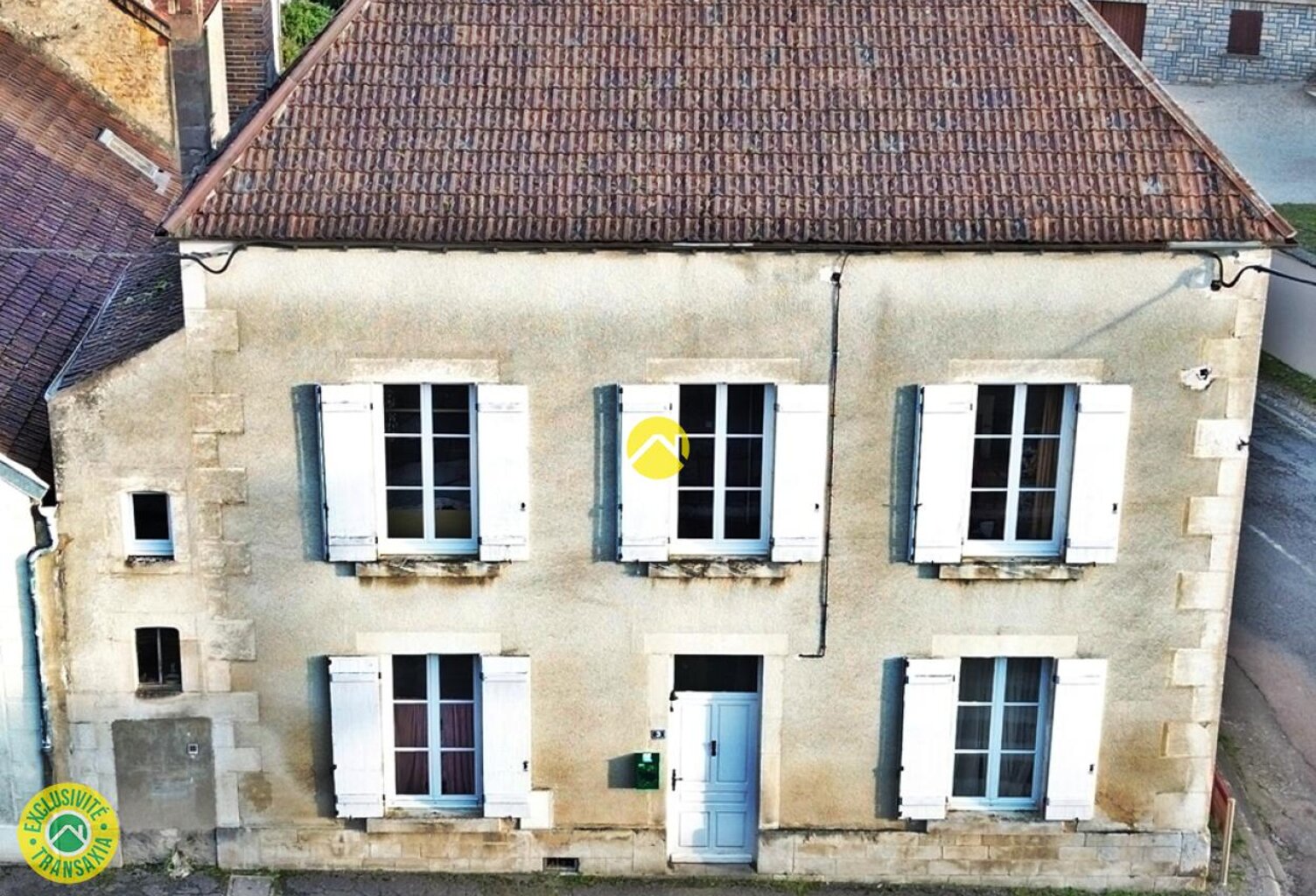 MAISON AVEC COUR et JARDIN — photo 1