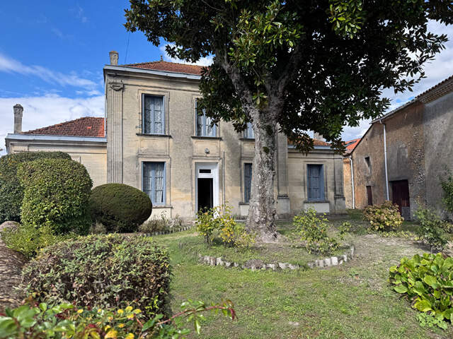EXCLUSIVITÉ - PROPRIÉTÉ DE CARACTÈRE - MAISON DE MAÎTRE EN PIERRE — photo du bien