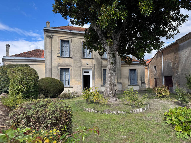 EXCLUSIVITÉ - PROPRIÉTÉ DE CARACTÈRE - MAISON DE MAÎTRE EN PIERRE — photo 1