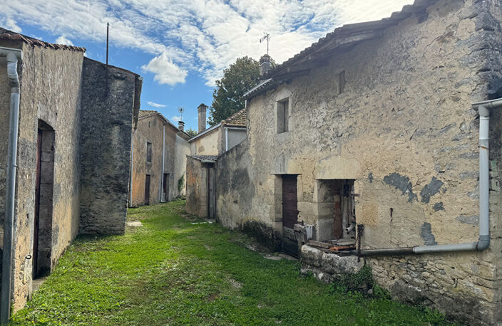 EXCLUSIVITÉ - PROPRIÉTÉ DE CARACTÈRE - MAISON DE MAÎTRE EN PIERRE — photo 2