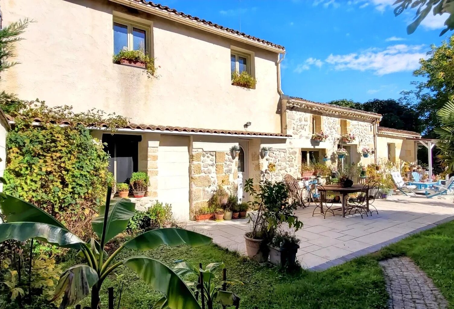 33710 TEUILLAC - MAISON EN PIERRES 195M² HABITABLES ET 1265 M² PARC PAYSAGER — photo 1