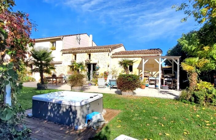33710 TEUILLAC - MAISON EN PIERRES 195M² HABITABLES ET 1265 M² PARC PAYSAGER — photo 3