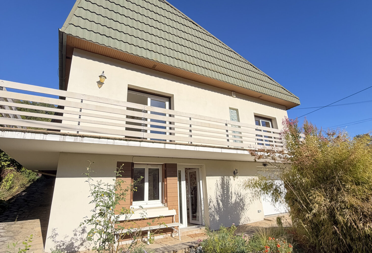 ROYAT - SECTEUR RÉSIDENTIEL - BELLE VILLA DE 226m2 — photo 1