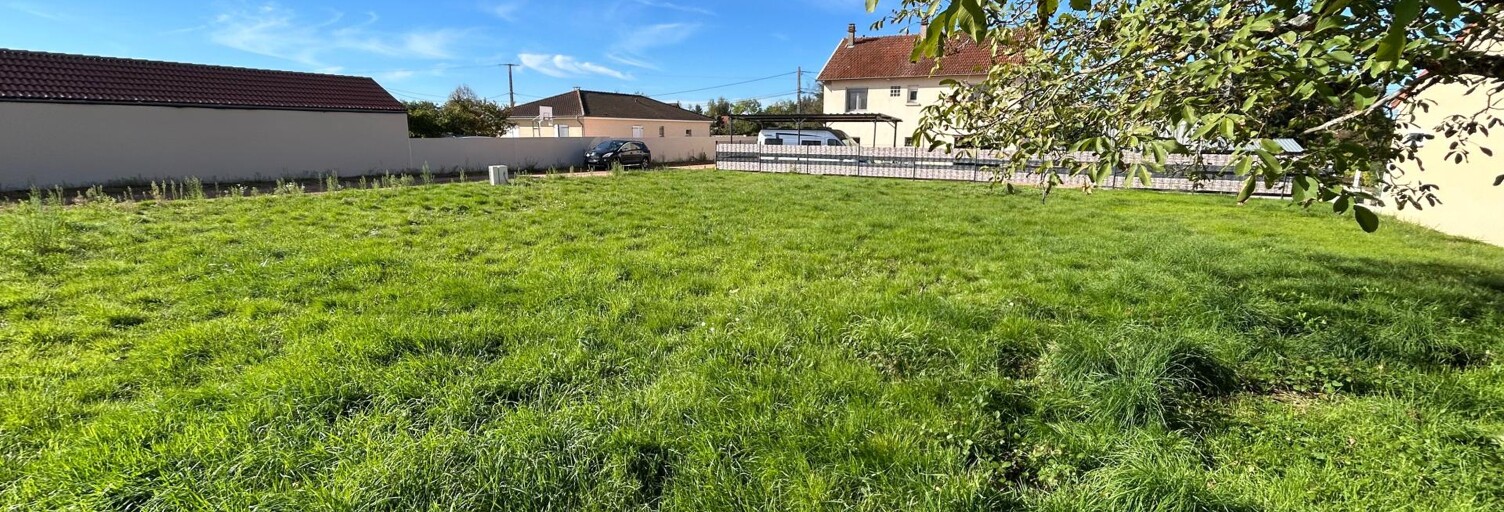 Terrain  579 m² à vendre à Vendat (03110)