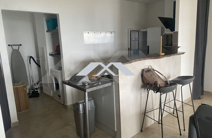 Appartement T3 rénové 66 m² 17 ème Tampon — photo 5