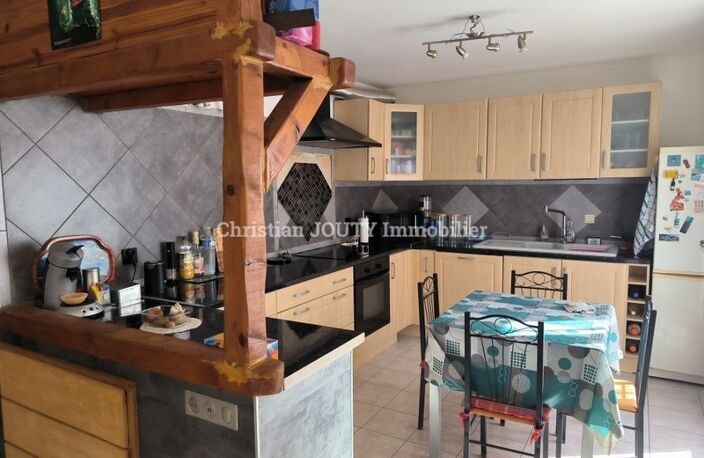 Villa — photo 2