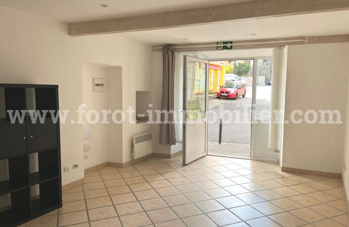 local commercial — photo 2