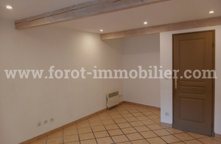 local commercial — photo 4