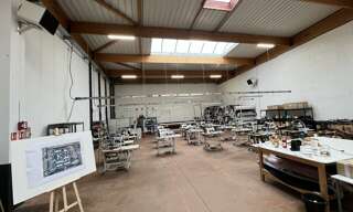 Commerce  1926 m² à louer à Décines-Charpieu (69150)