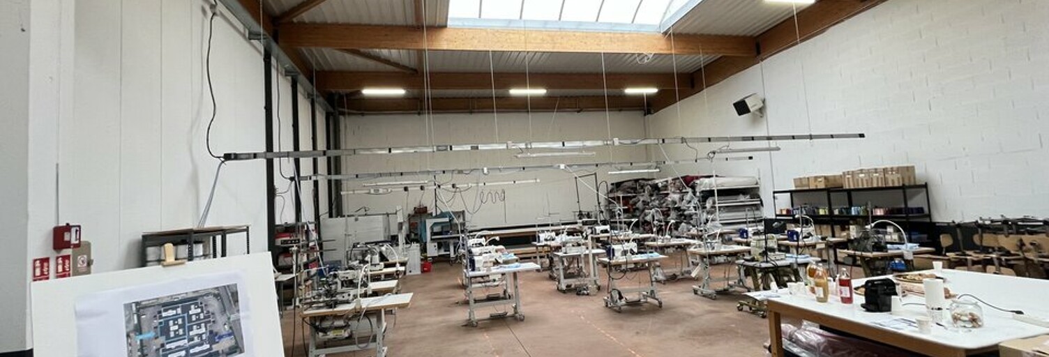 Commerce  1926 m² à louer à Décines-Charpieu (69150)