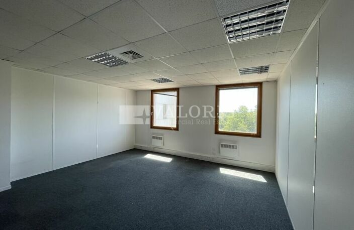 BUREAUX à VENDRE — photo 2