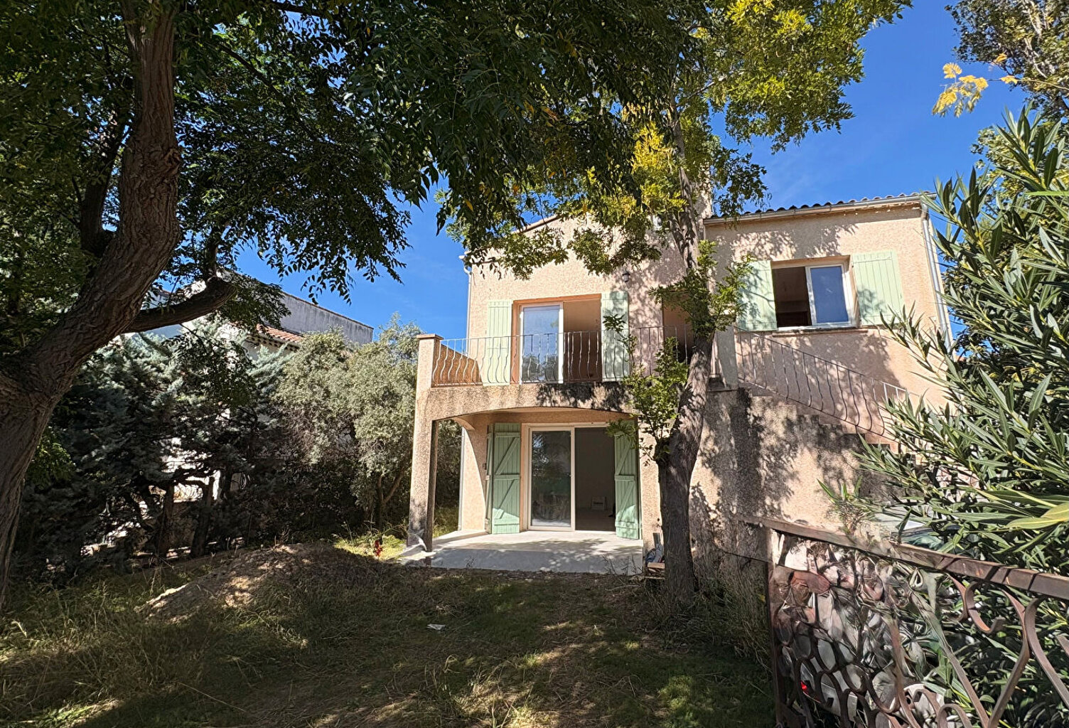 Maison La Fare Les Oliviers 6 pièce(s) 175 m2 Terrain 470m² — photo 1