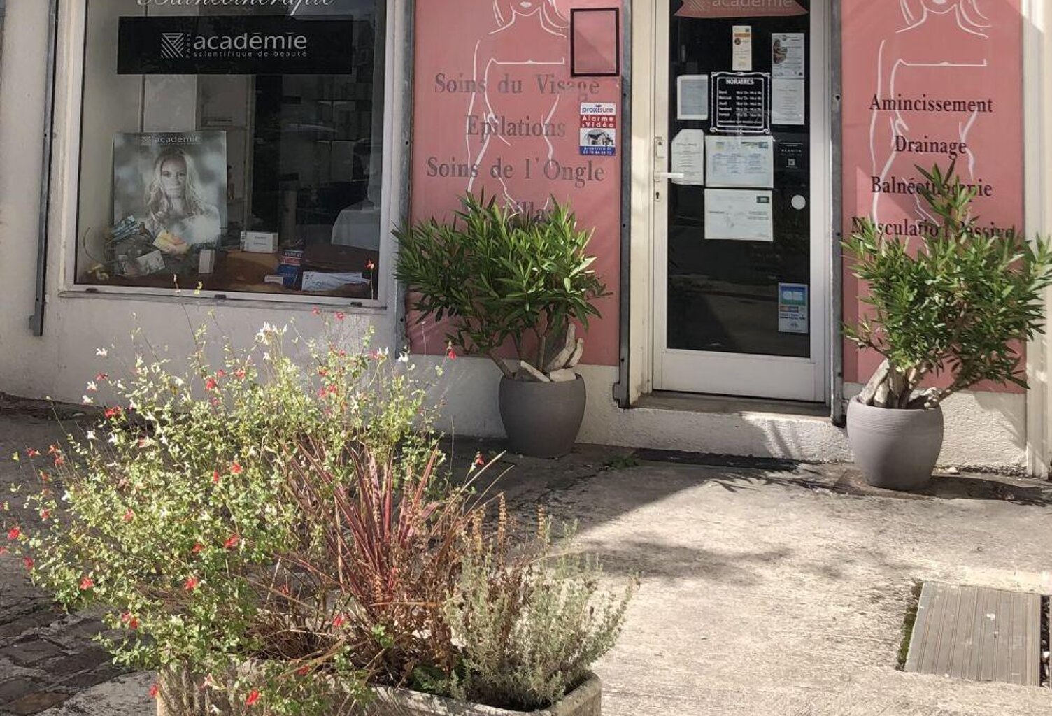 Vente Boutique/Local commercial 73 m&sup2; — photo 1