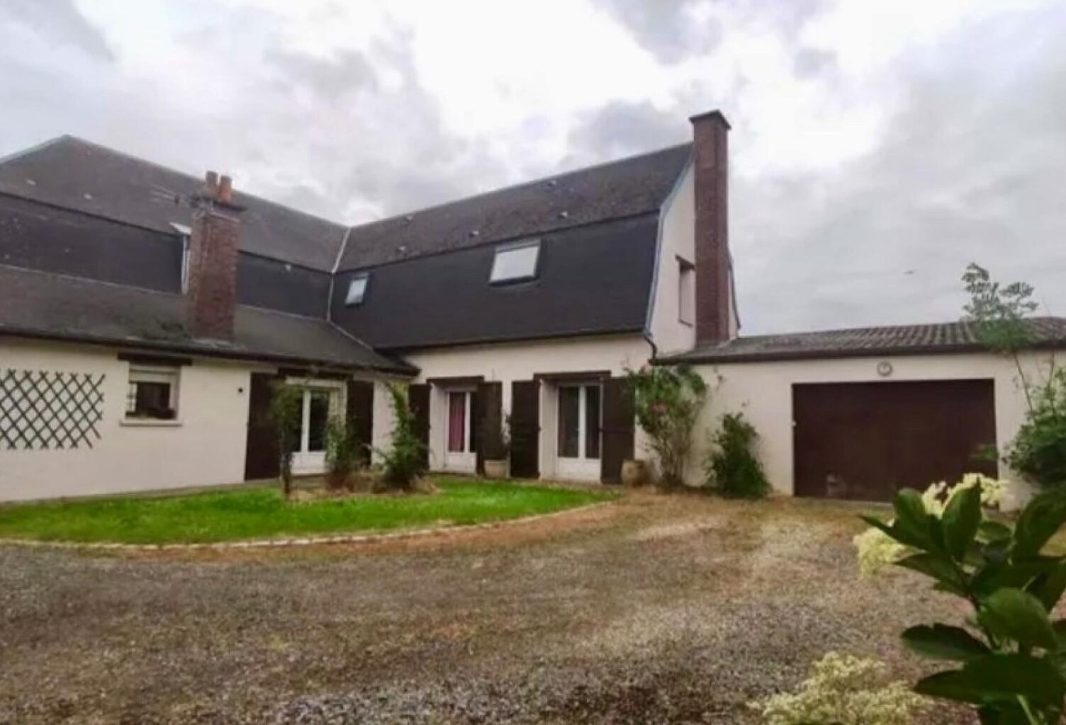 Enorme potentiel pour cette maison d'environ 220m2 habitable — photo 1