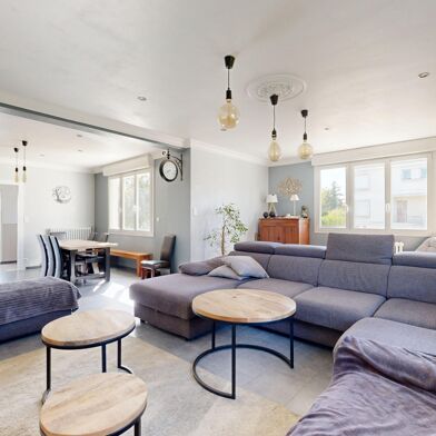 Maison 9 pièces 300000 €