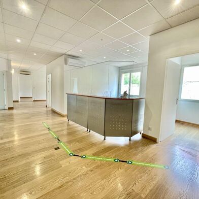 Commerce  370000 €