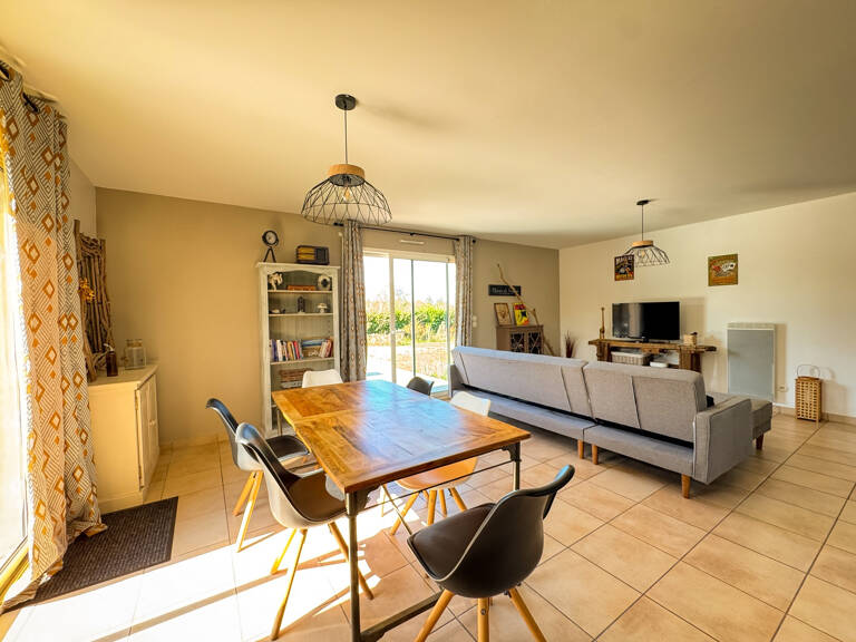 Maison 3 chambres avec grand jardin   cadre calme proche lac — photo 1