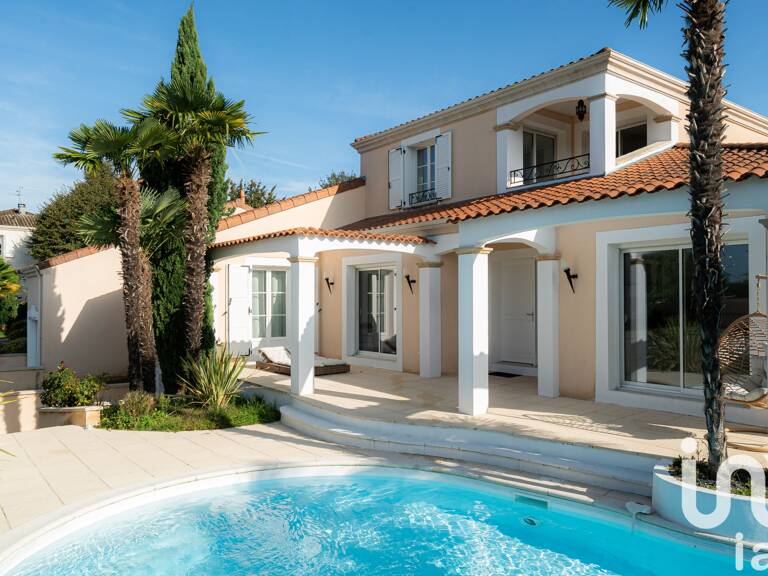 Vente Maison/villa 8 pièces — photo 1
