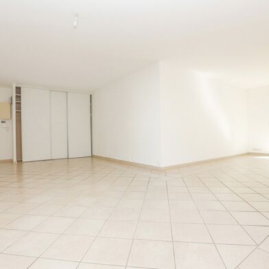 Appartement 4 pièces 337920 €