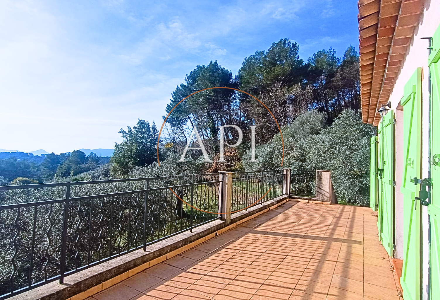 Jolie maison de 130 m2 sur 2800 m2 de terrain à Seillans — photo 1
