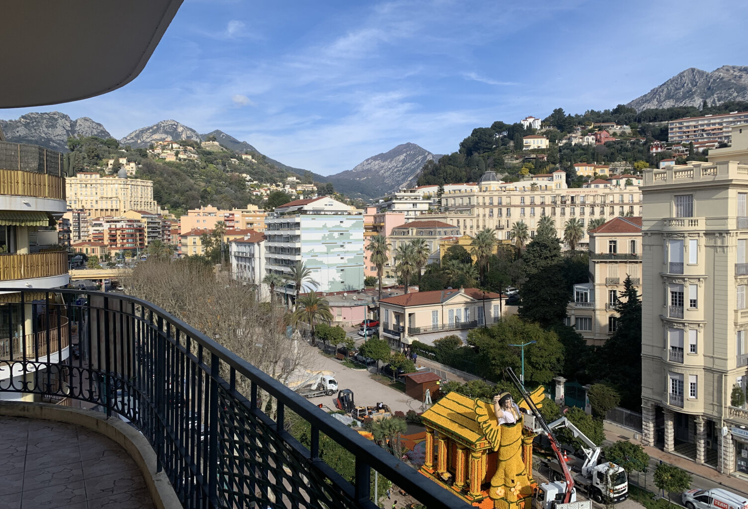 Menton : appartement trois pèces de 104 m2 en étage élevé, p — photo 1