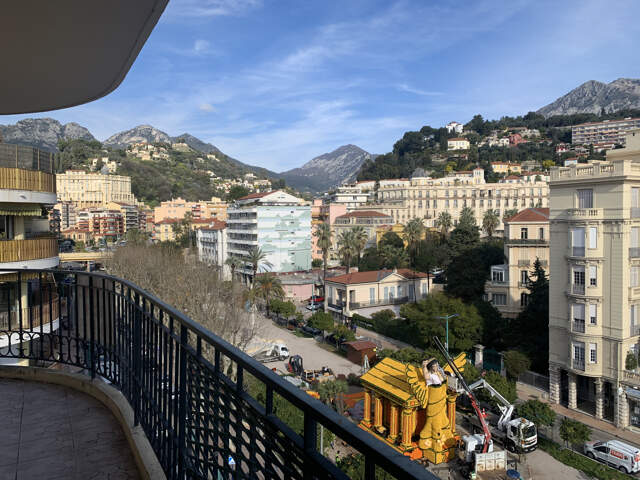 Menton : appartement trois pèces de 104 m2 en étage élevé, p — photo du bien