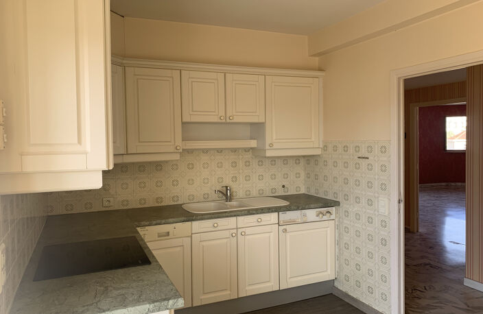 Menton : appartement trois pèces de 104 m2 en étage élevé, p — photo 4