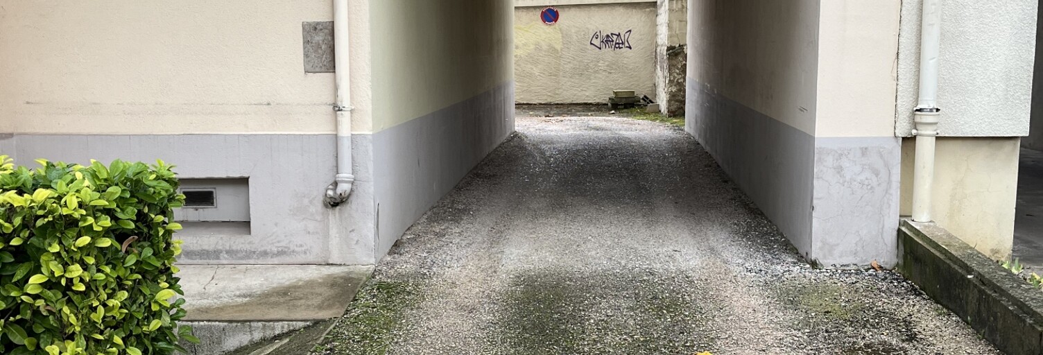 Garage  13 m² à vendre à Dijon (21000)