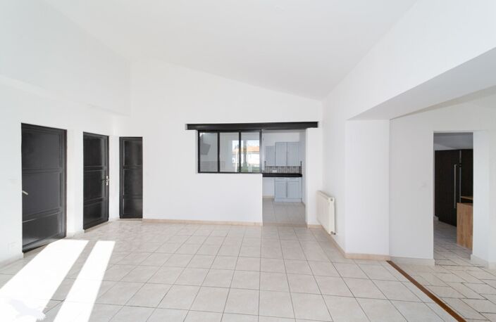 Vente maison 3 pièces 84 m² Montendre (17130) — photo 2
