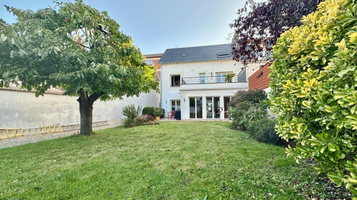 Villa / Maison  T10 à vendre Reims 51100