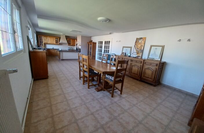 Propriété de 321 m² habitables, 6 chambres, piscine, sur plus de 5700 m² de terrain secteur MILLE ETANGS — photo 4