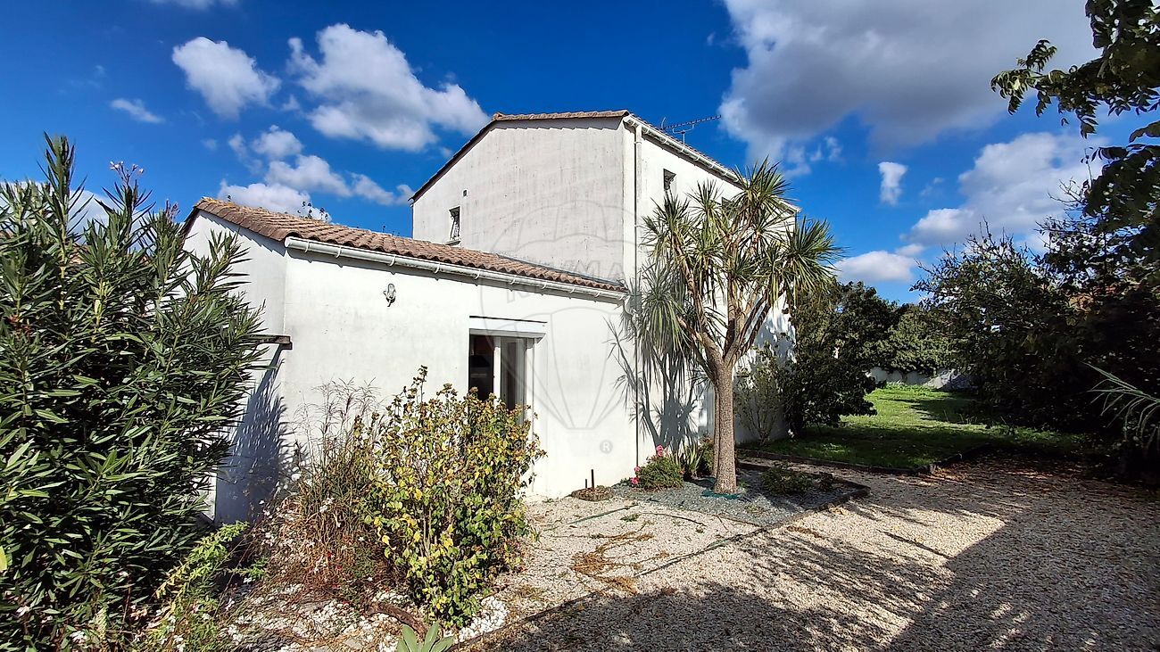 Villa / Maison  T4 à vendre Étaules 17750