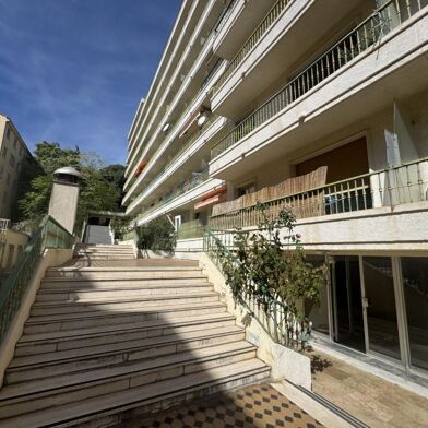 Appartement 2 pièces 842 €