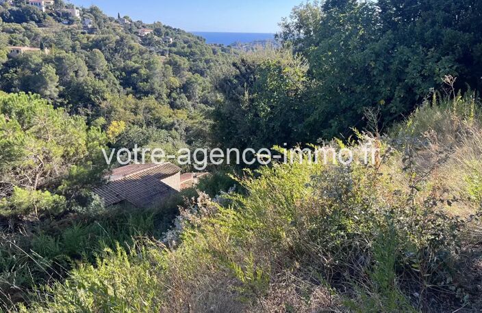 Rare sur le secteur / Terrain constructible Nice Saint Pancrace — photo 2