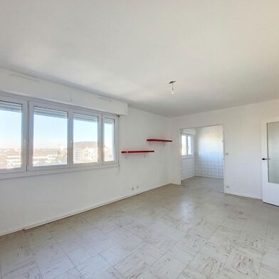 Appartement 3 pièces 90400 €