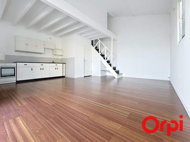 Appartement À Vendre — photo du bien