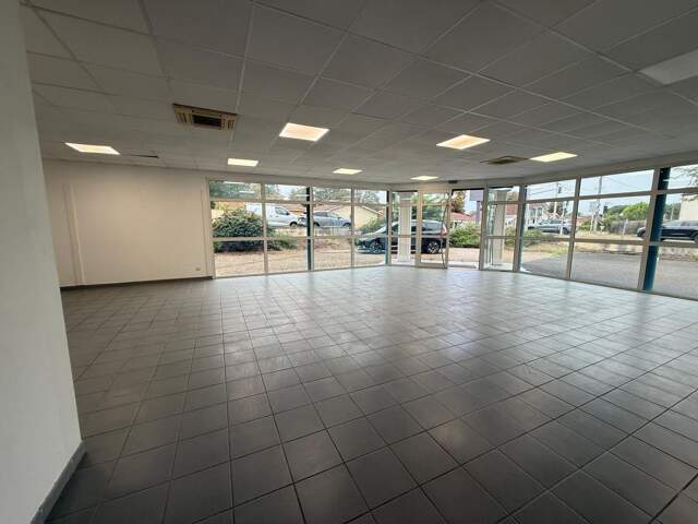 Local commercial à louer - 95.67 m² - MONT-DE-MARSAN — photo du bien