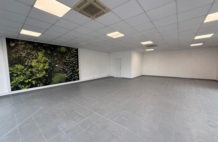 Local commercial à louer - 95.67 m² - MONT-DE-MARSAN — photo 2
