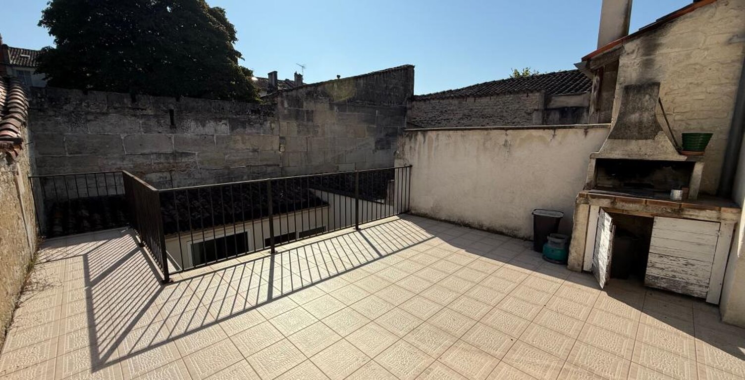 Immeuble de rapport, hyper centre de Jarnac — photo 1