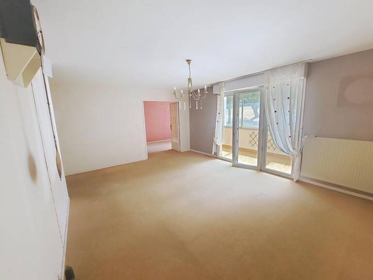 Appartement À Vendre de 102 m² avec loggia et garage privé — photo 1