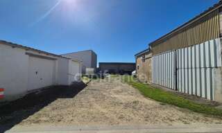 Garage  300 m² à vendre à Meursac (17120)