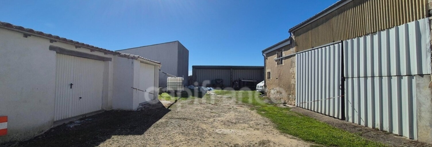 Garage  300 m² à vendre à Meursac (17120)