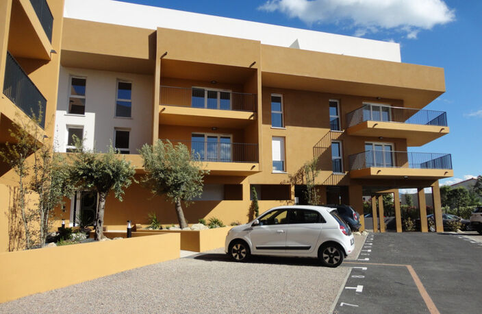 Dpt Pyrénées Orientales (66), à vendre POLLESTRES appartement T3 de 60.49 m² avec terrasse et stationnement en sous- — photo 2