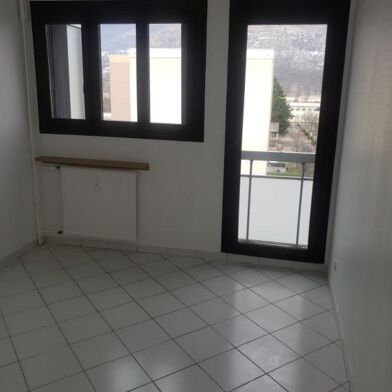 Appartement 2 pièces 750 €