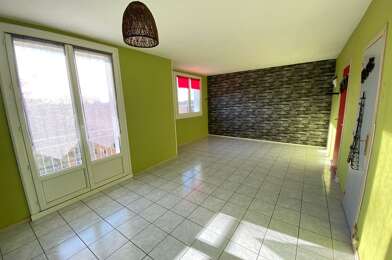 Appartement 5 pièces 870 €