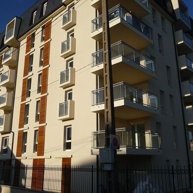 Appartement 2 pièces 910 €